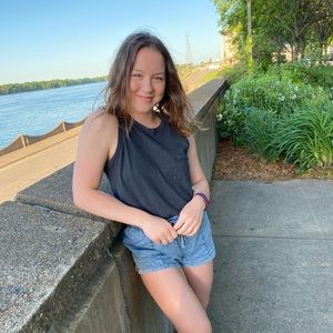 Meet your Posher, Olivia